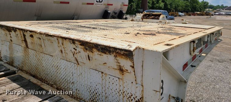 image for item EL9835 1993 Trail King TK100HT-483 lowboy equipment trailer