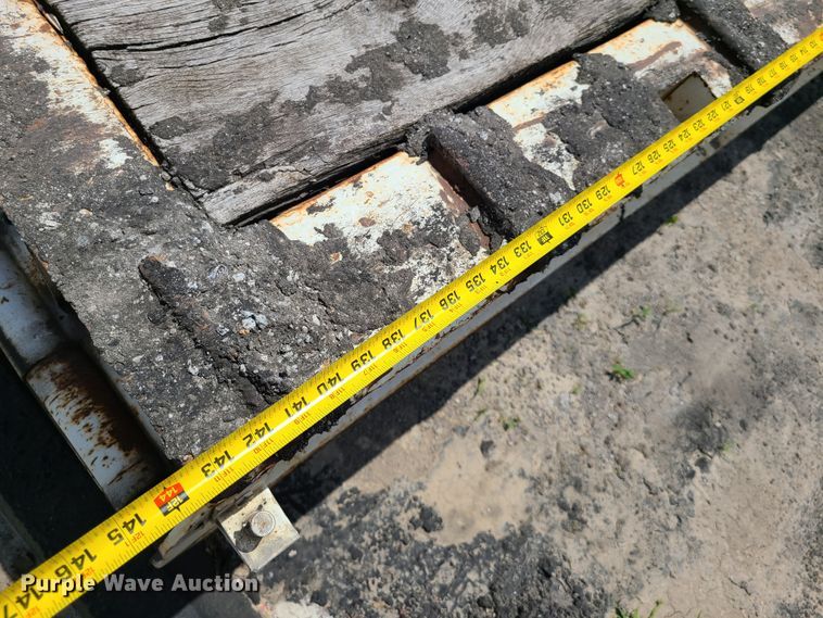 image for item EL9835 1993 Trail King TK100HT-483 lowboy equipment trailer