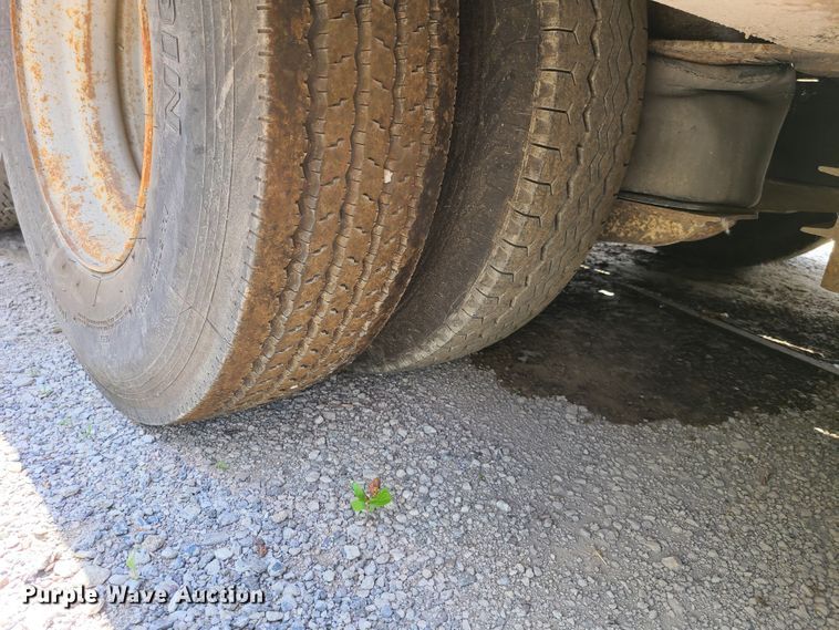 image for item EL9835 1993 Trail King TK100HT-483 lowboy equipment trailer