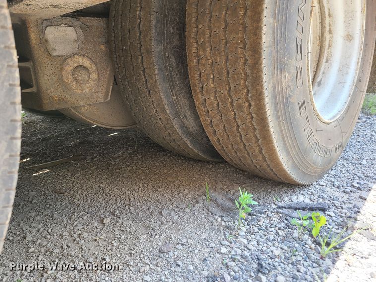 image for item EL9835 1993 Trail King TK100HT-483 lowboy equipment trailer