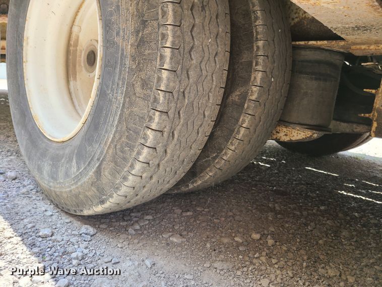 image for item EL9835 1993 Trail King TK100HT-483 lowboy equipment trailer