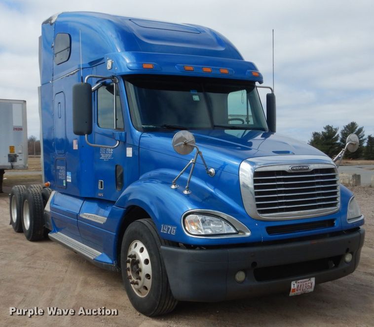 image for item FX9063 2009 Freightliner Columbia semi truck