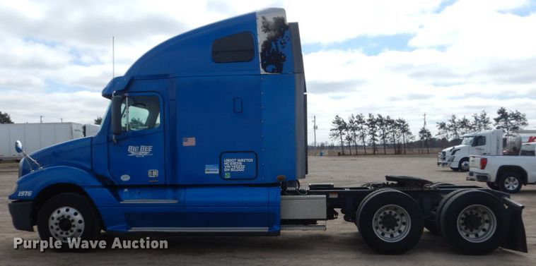 image for item FX9063 2009 Freightliner Columbia semi truck