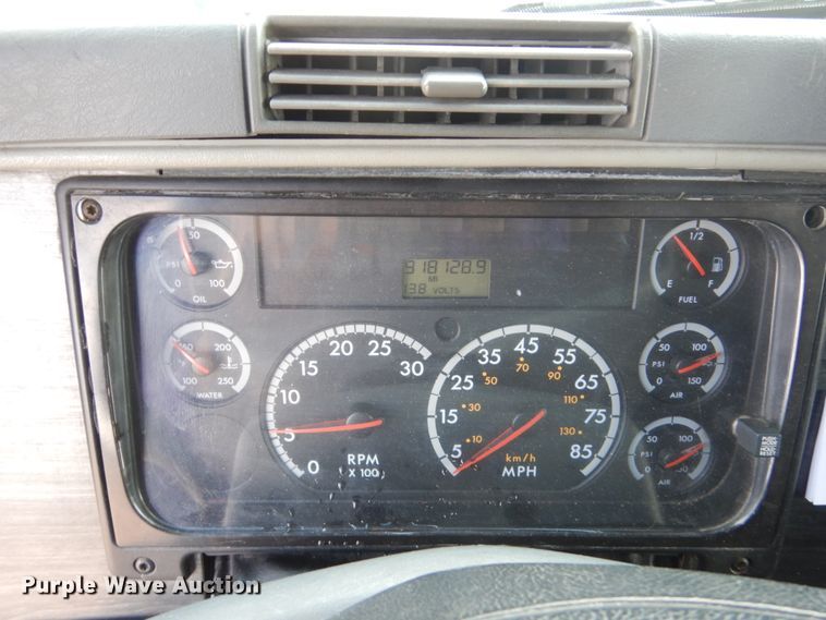 image for item FX9063 2009 Freightliner Columbia semi truck