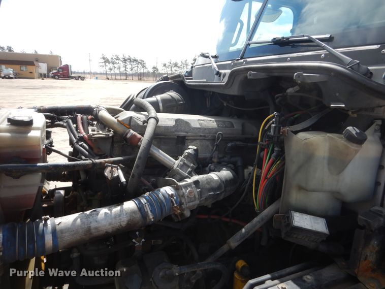 image for item FX9063 2009 Freightliner Columbia semi truck