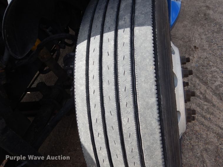 image for item FX9063 2009 Freightliner Columbia semi truck