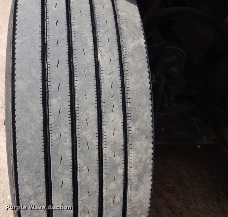 image for item FX9063 2009 Freightliner Columbia semi truck