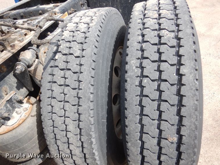 image for item FX9063 2009 Freightliner Columbia semi truck