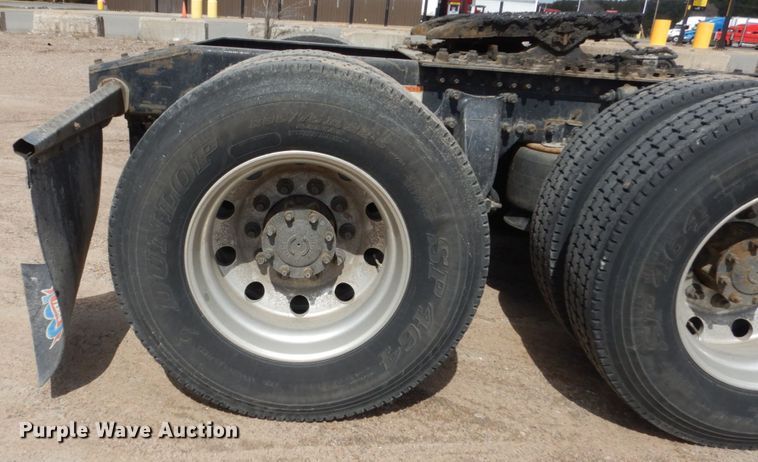 image for item FX9063 2009 Freightliner Columbia semi truck