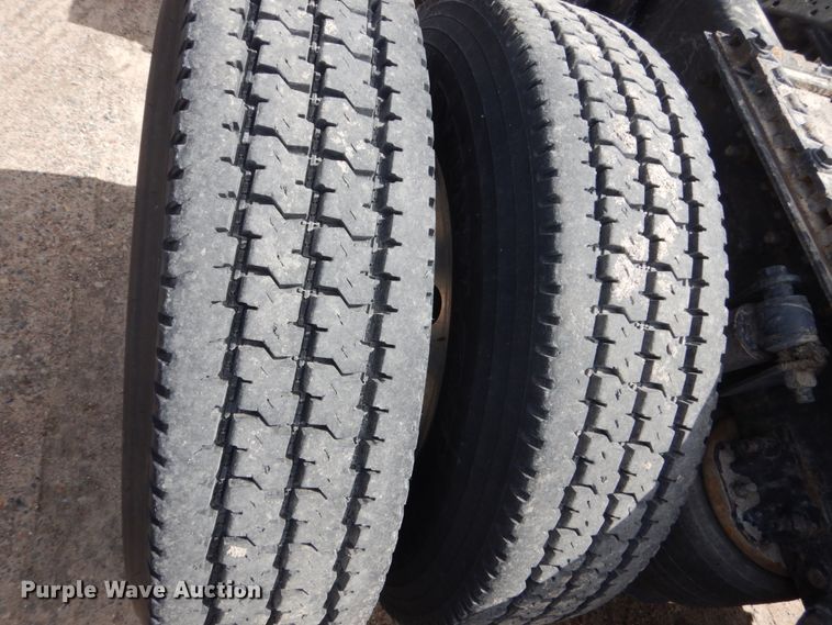 image for item FX9063 2009 Freightliner Columbia semi truck