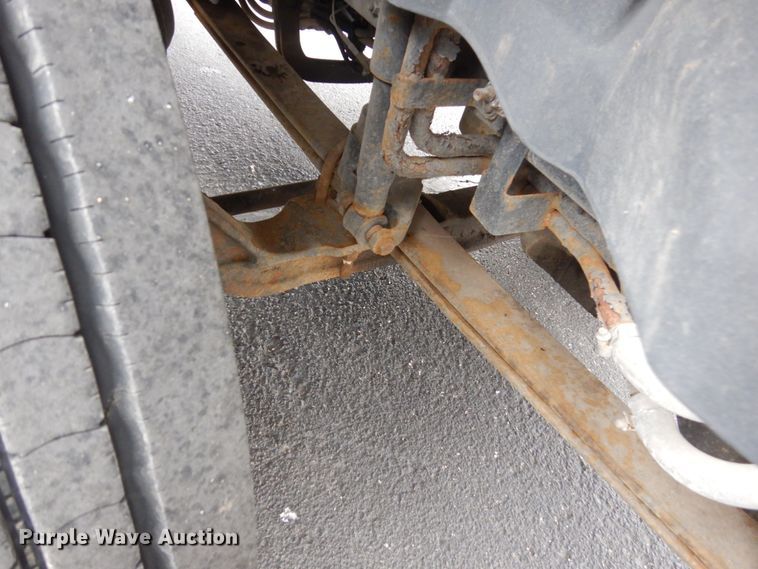 image for item FX9082 2009 Volvo VN  semi truck