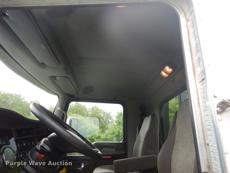 image for item FX9202 2016 Kenworth T370  rollback truck