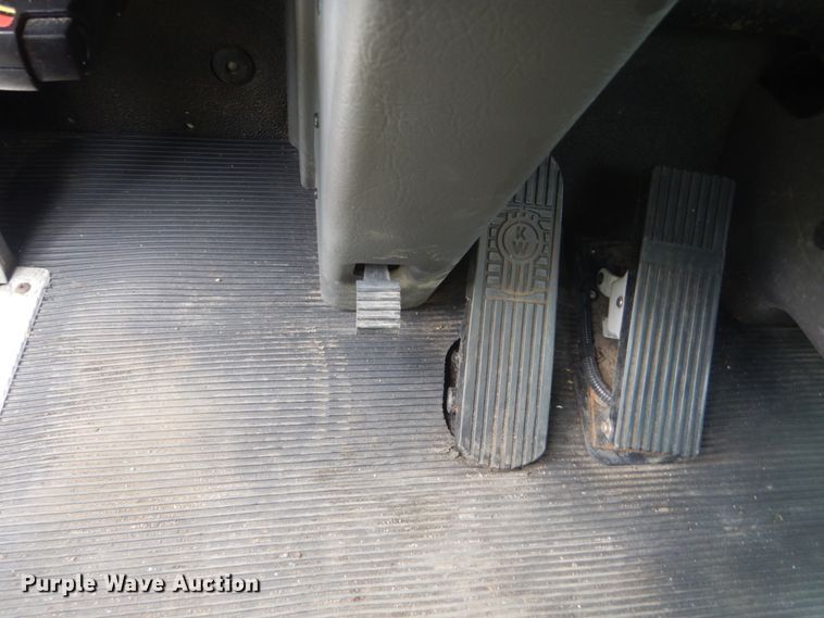 image for item FX9202 2016 Kenworth T370  rollback truck