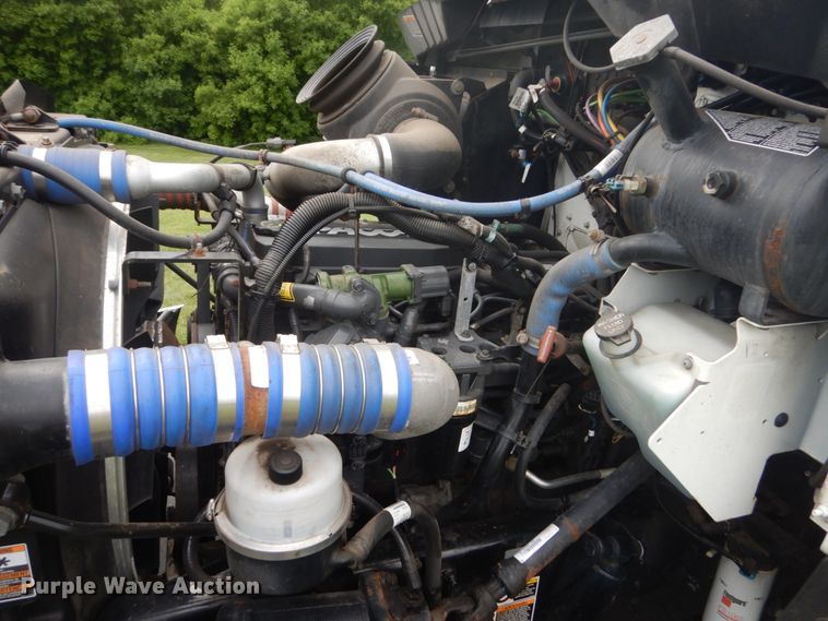 image for item FX9202 2016 Kenworth T370  rollback truck