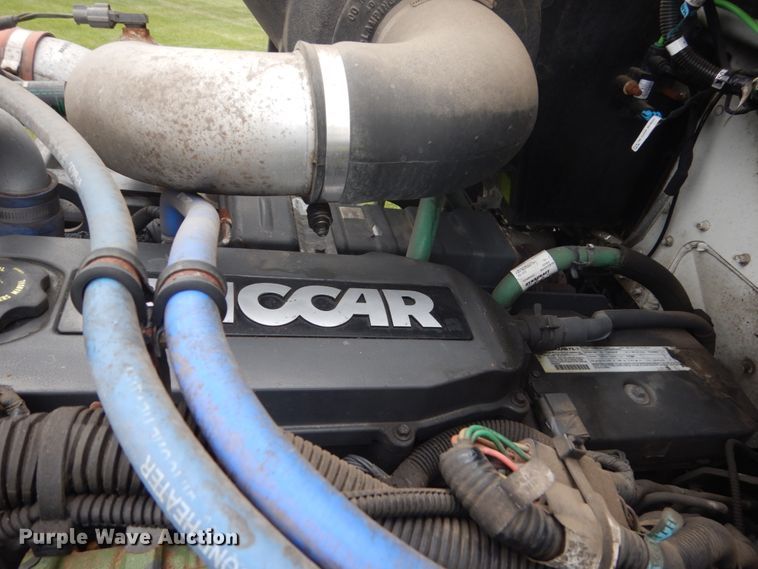 image for item FX9202 2016 Kenworth T370  rollback truck