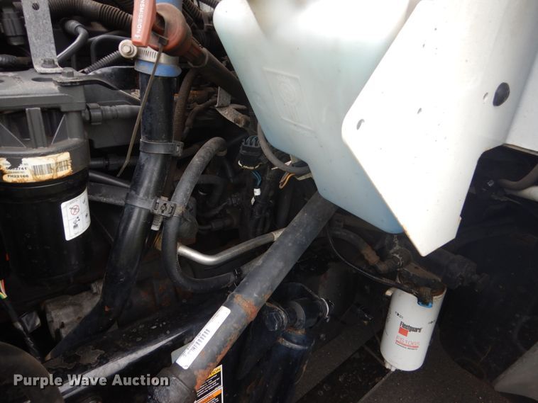 image for item FX9202 2016 Kenworth T370  rollback truck