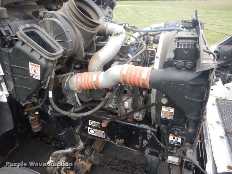 image for item FX9202 2016 Kenworth T370  rollback truck