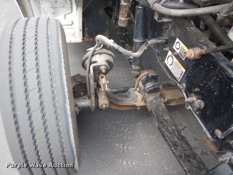 image for item FX9202 2016 Kenworth T370  rollback truck