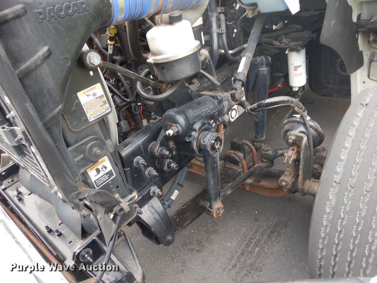 image for item FX9202 2016 Kenworth T370  rollback truck