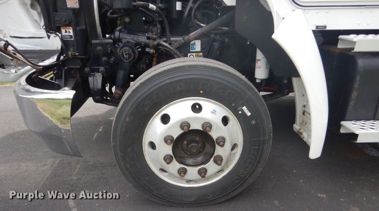 image for item FX9202 2016 Kenworth T370  rollback truck