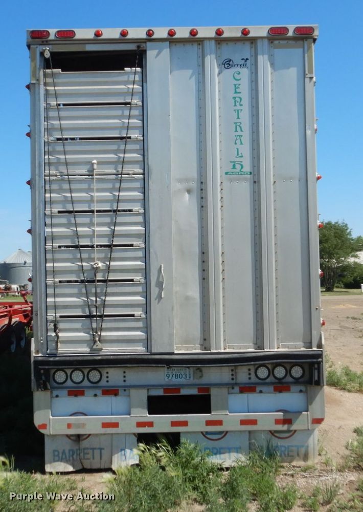 image for item GA9123 2008 Barrett livestock trailer