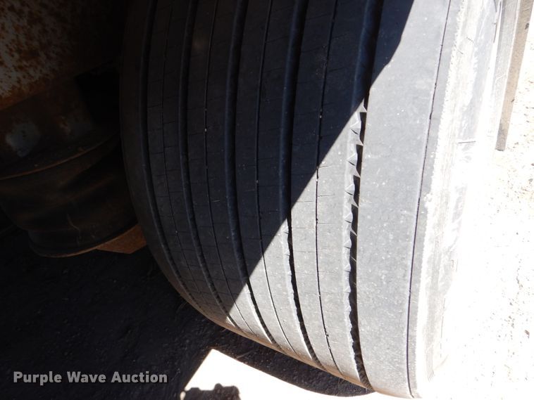 image for item GA9123 2008 Barrett livestock trailer