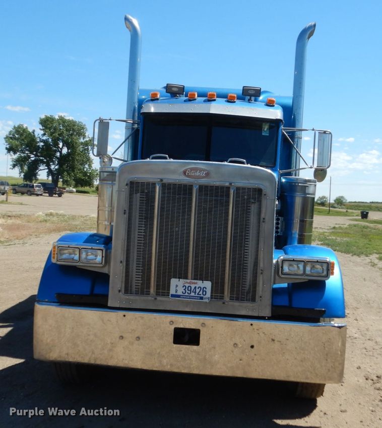 image for item GA9124 1997 Peterbilt 379  semi truck