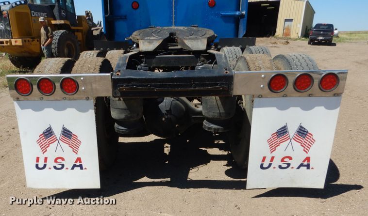 image for item GA9124 1997 Peterbilt 379  semi truck