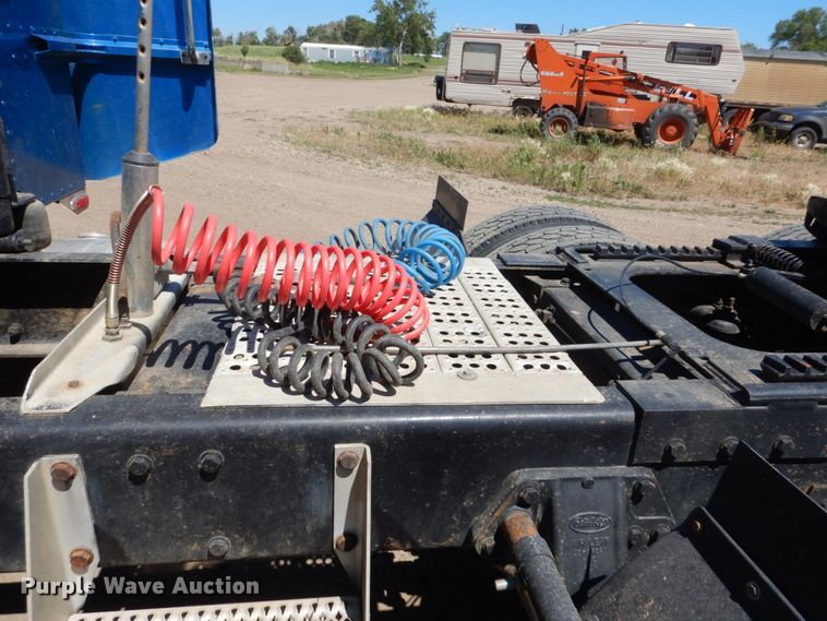 image for item GA9124 1997 Peterbilt 379  semi truck