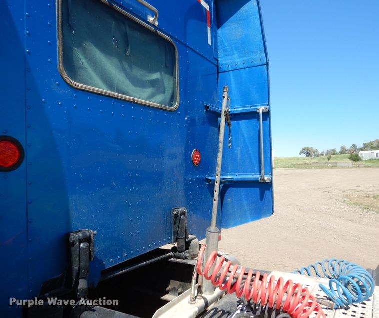 image for item GA9124 1997 Peterbilt 379  semi truck