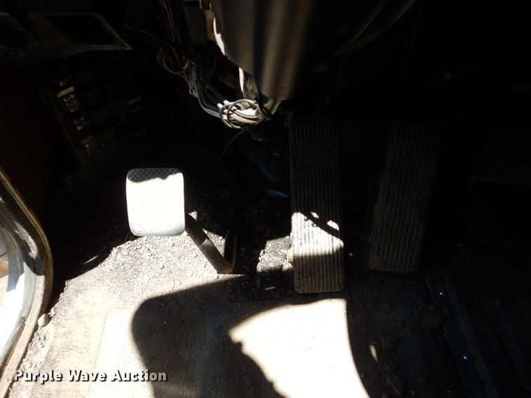 image for item GA9124 1997 Peterbilt 379  semi truck