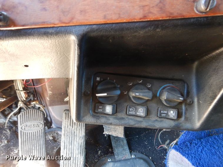 image for item GA9124 1997 Peterbilt 379  semi truck