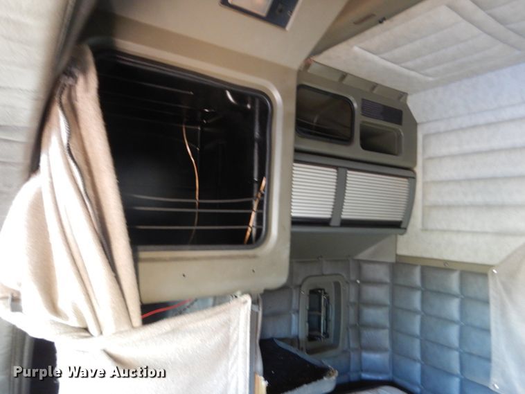 image for item GA9124 1997 Peterbilt 379  semi truck