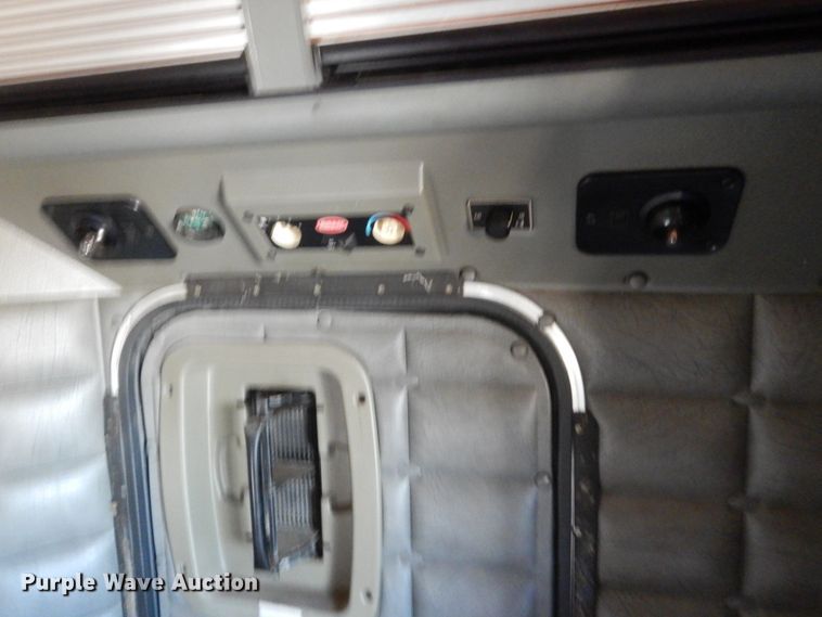 image for item GA9124 1997 Peterbilt 379  semi truck