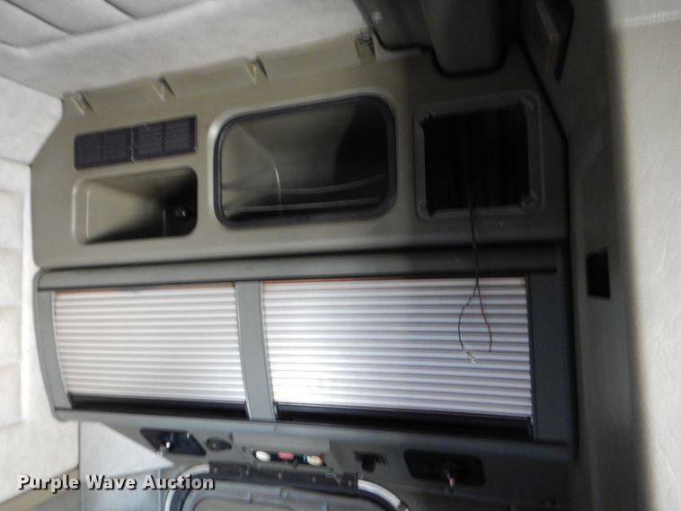 image for item GA9124 1997 Peterbilt 379  semi truck