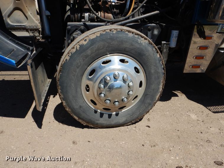 image for item GA9124 1997 Peterbilt 379  semi truck