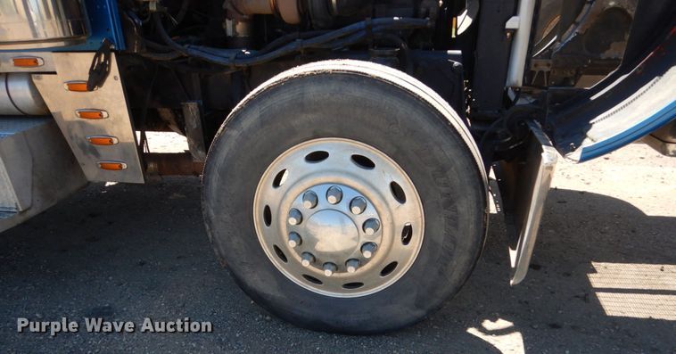 image for item GA9124 1997 Peterbilt 379  semi truck