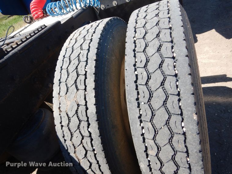 image for item GA9124 1997 Peterbilt 379  semi truck