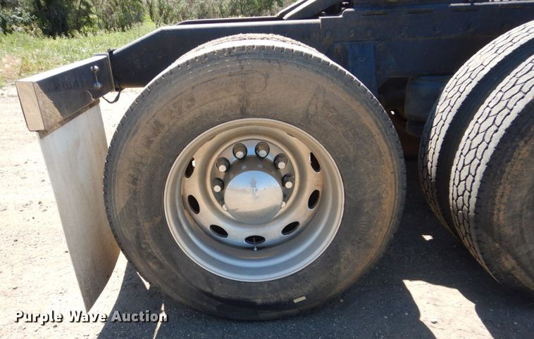 image for item GA9124 1997 Peterbilt 379  semi truck