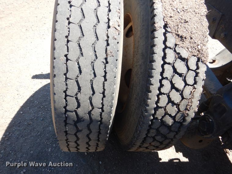 image for item GA9124 1997 Peterbilt 379  semi truck