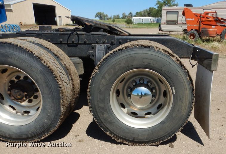 image for item GA9124 1997 Peterbilt 379  semi truck