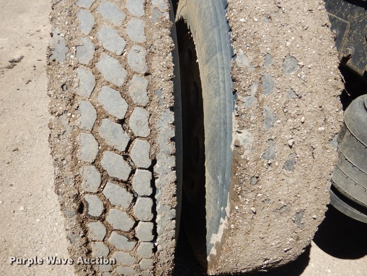 image for item GA9124 1997 Peterbilt 379  semi truck