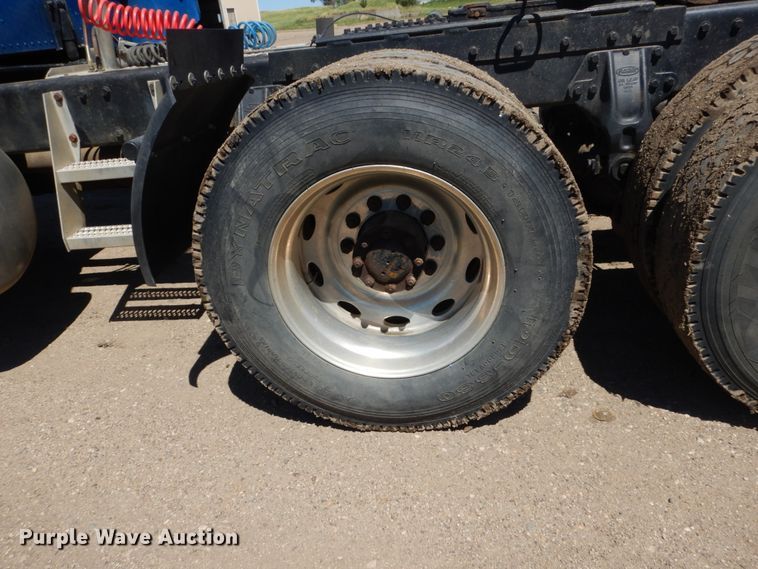 image for item GA9124 1997 Peterbilt 379  semi truck