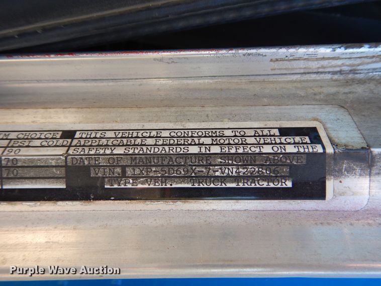 image for item GA9124 1997 Peterbilt 379  semi truck