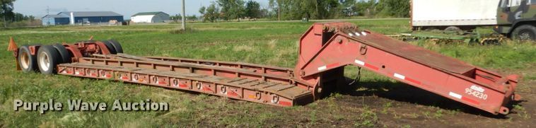 image for item GA9134 1996 Talbert TD41W-40-LRG-RA-1-11-EC22 low boy equipment trailer