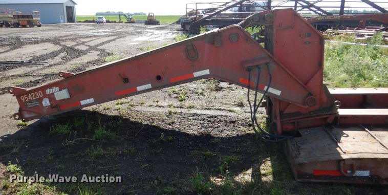 image for item GA9134 1996 Talbert TD41W-40-LRG-RA-1-11-EC22 low boy equipment trailer