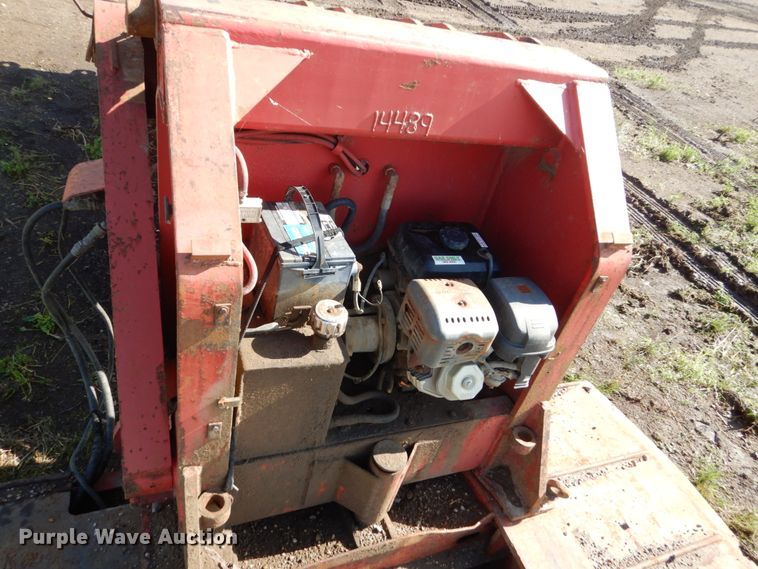 image for item GA9134 1996 Talbert TD41W-40-LRG-RA-1-11-EC22 low boy equipment trailer