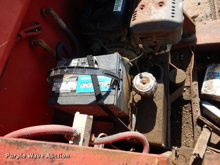 image for item GA9134 1996 Talbert TD41W-40-LRG-RA-1-11-EC22 low boy equipment trailer