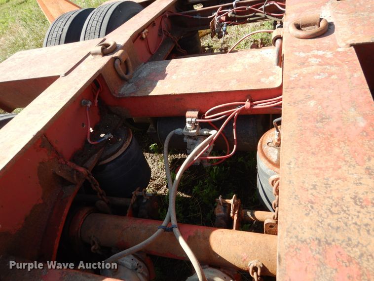 image for item GA9134 1996 Talbert TD41W-40-LRG-RA-1-11-EC22 low boy equipment trailer