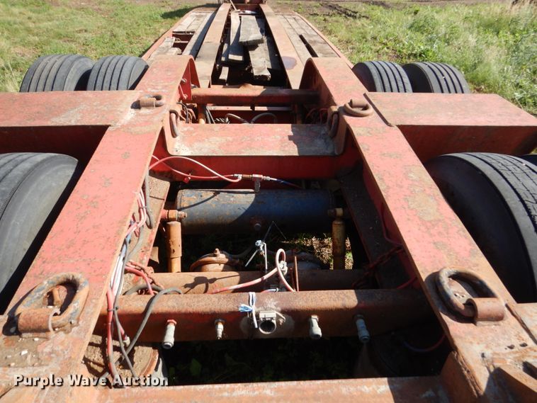 image for item GA9134 1996 Talbert TD41W-40-LRG-RA-1-11-EC22 low boy equipment trailer